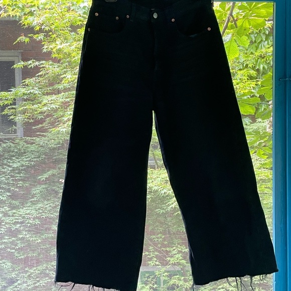 Black Wide Leg Levi’s - Picture 2 of 4